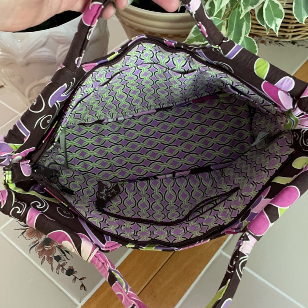 Vera Bradley set of 3! Purse, wallet, and lunchbag - Picture 4 of 13